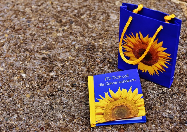 Hand-painted watercolour greeting card set with Scottish wildflower designs in a linen pouch